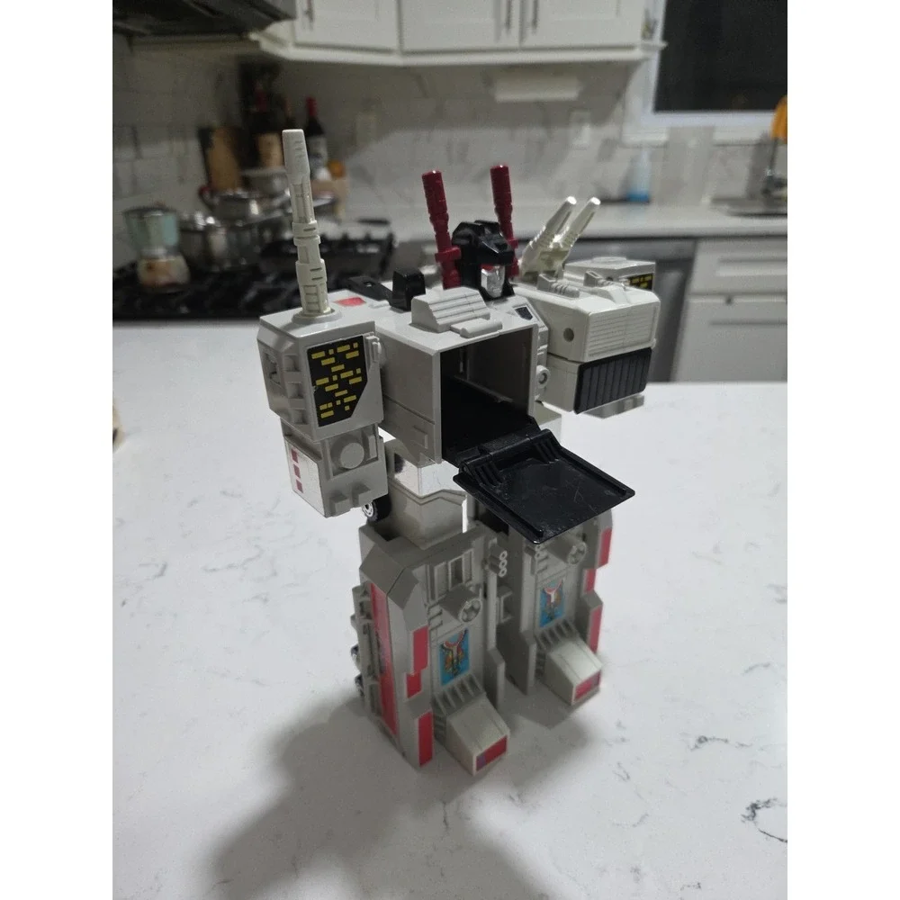 Transformers G1 Metroplex Autobot City Commander Vintage Action Figure 1985 - Picture 3 of 13